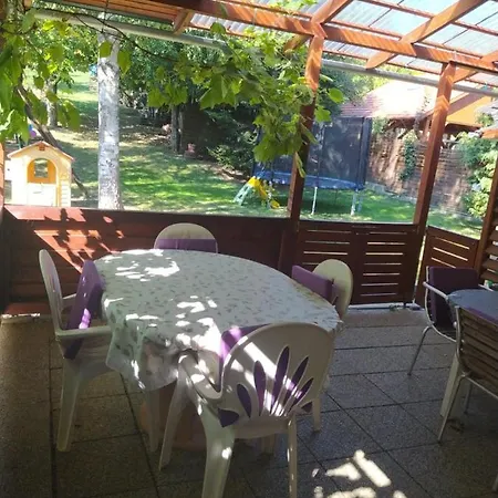 Nimrod Pihenohaz Guest house