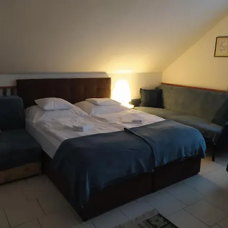 Nimrod Pihenohaz Guest house *
