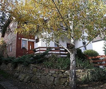 Nimrod Pihenohaz Guest house *